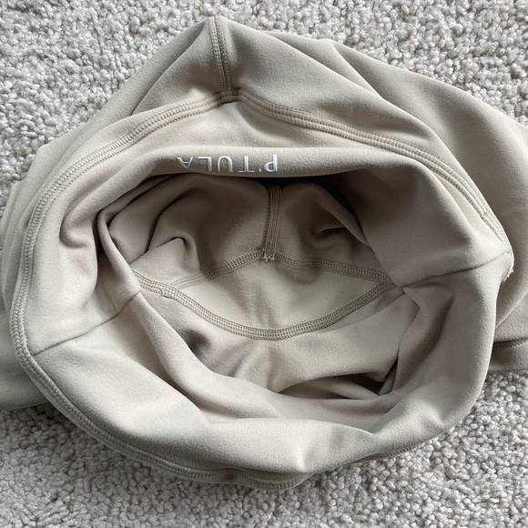 P'tula Tan High Rise 6" Biker Shorts Size Small Hidden Scrunch Buttery Soft Nude - Picture 12 of 14